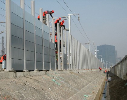 南昌滬陜高速南通路段聲屏障工程